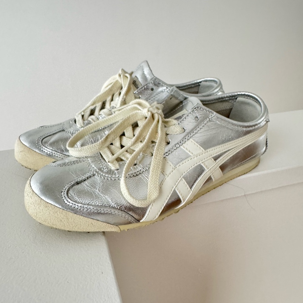 Onitsuka Tiger Silver Size 7 Women’s